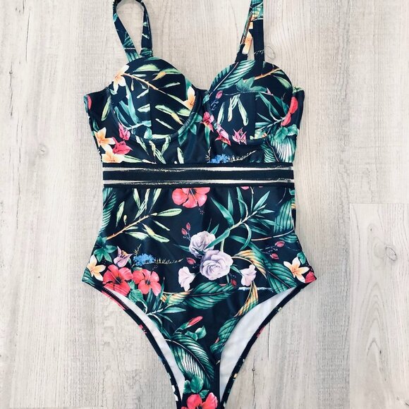 NWOT SHEIN One Piece Swimsuit Size Small - Picture 3 of 5